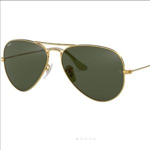 Oversized Ray-Ban Aviators in Classic Gold